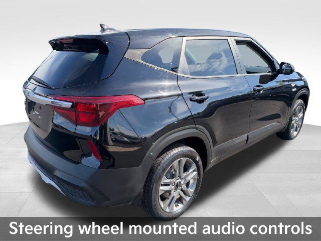 Used 2023 Kia Seltos LX AWD/4WD image 8
