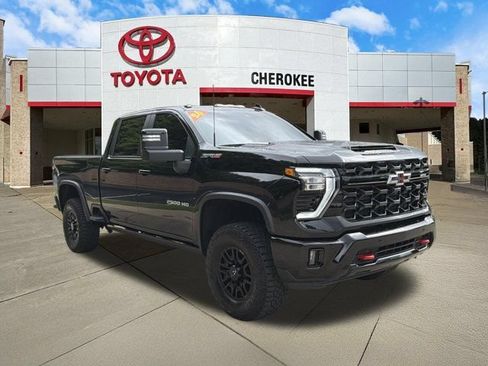 Used 2026 Chevrolet Silverado 2500 ZR2 AWD/4WD image 3