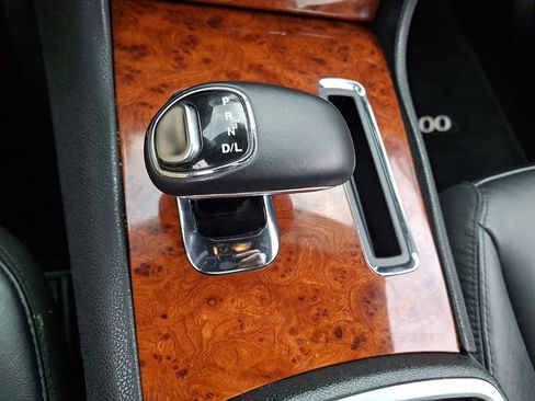 Used 2013 Chrysler 300 w/ Driver Convenience Group RWD image 16