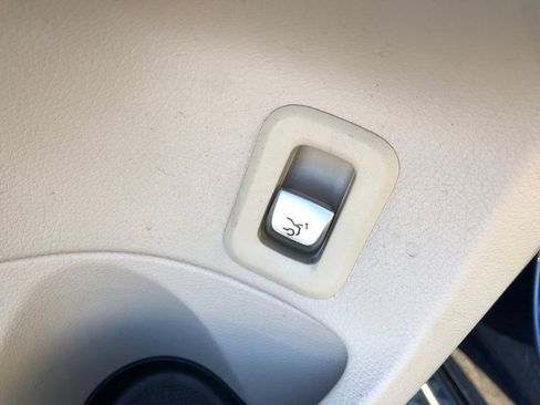 Used 2015 Mercedes-Benz C 300 C 300 image 14