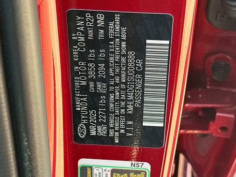 Used 2025 Hyundai Elantra Sport image 34