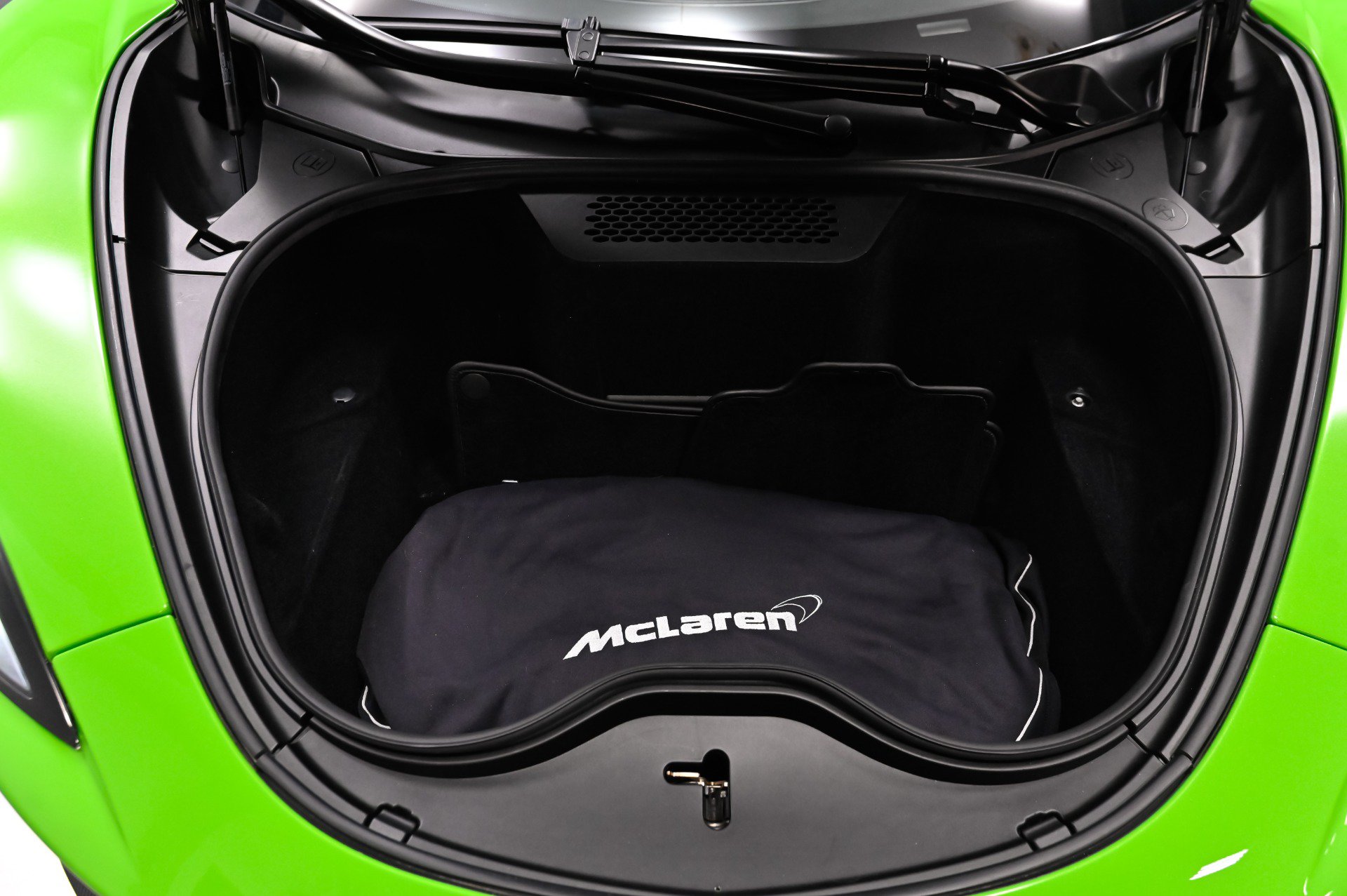 Used 2016 McLaren 570S Coupe RWD image 33