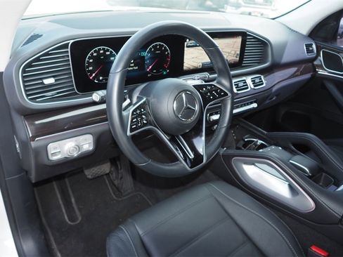 Used 2025 Mercedes-Benz GLE 350 4MATIC w/ AMG Line Exterior image 12