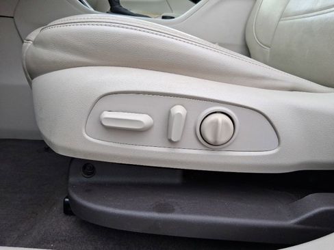 Used 2018 GMC Acadia Denali image 13