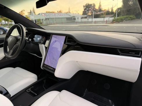 Used 2019 Tesla Model X Long Range AWD/4WD image 16