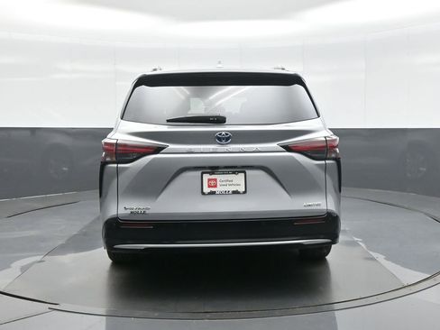 Certified 2025 Toyota Sienna Limited AWD/4WD image 8