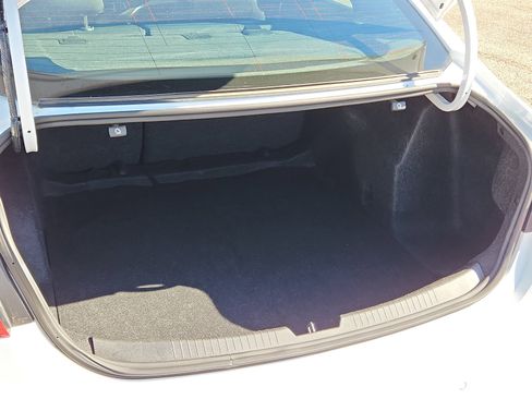 Used 2024 Chevrolet Malibu LT image 8