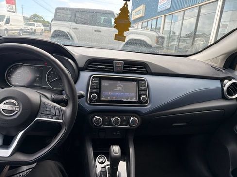 Used 2023 Nissan Versa SV FWD image 12