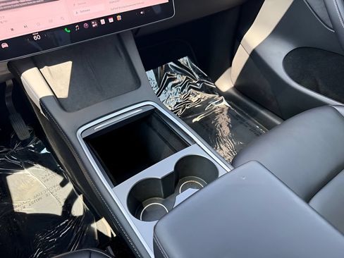 Used 2023 Tesla Model Y Long Range AWD/4WD image 17