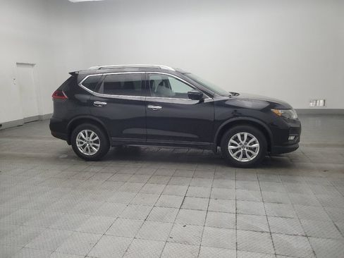 Used 2018 Nissan Rogue SV w/ Premium Package FWD image 11