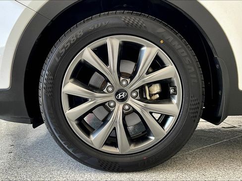 Used 2017 Hyundai Santa Fe Sport image 10