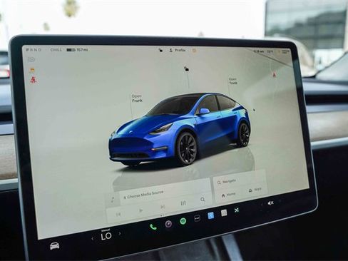 Used 2023 Tesla Model Y Long Range image 24