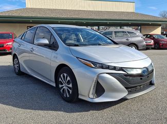 Used 2021 Toyota Prius Prime XLE video 3