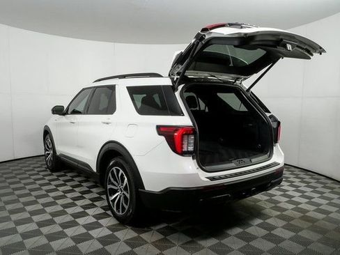 Used 2025 Ford Explorer ST-Line w/ Premium Package RWD image 32