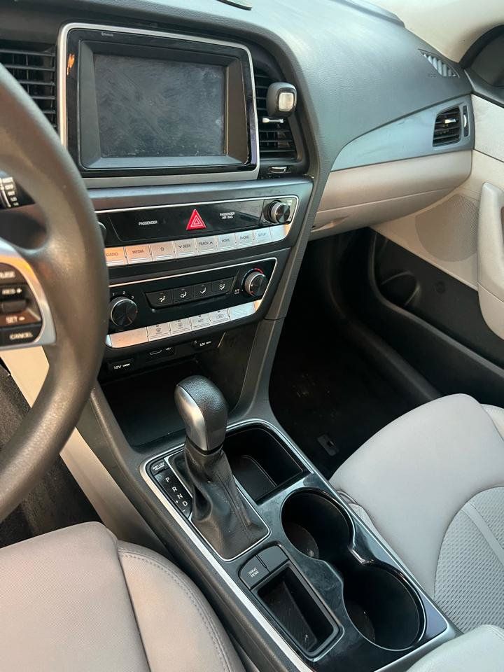 Used 2018 Hyundai Sonata SE FWD image 12