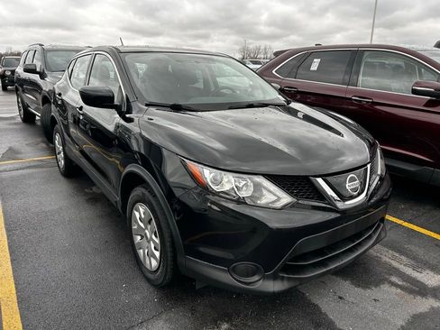Used 2019 Nissan Rogue Sport S image 1