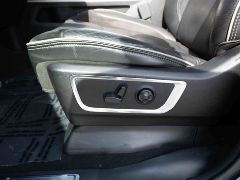 Used 2019 RAM 1500 Laramie image 12