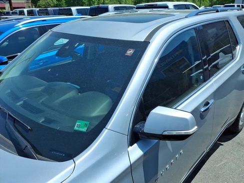 Used 2019 Chevrolet Traverse High Country AWD/4WD image 3