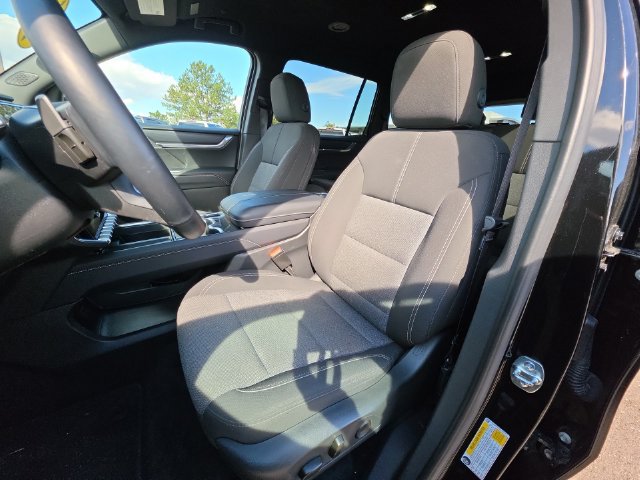 Used 2025 GMC Acadia Elevation AWD/4WD image 17