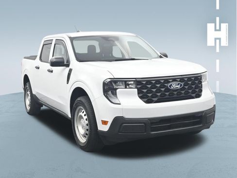 Used 2025 Ford Maverick XL w/ Equipment Group 102A AWD/4WD image 3