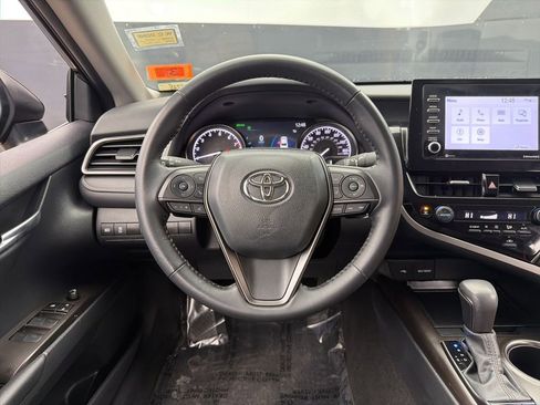 Used 2024 Toyota Camry SE w/ Convenience Package image 8