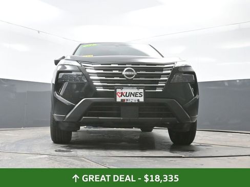 Used 2024 Nissan Rogue S image 28