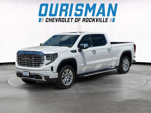 Used 2025 GMC Sierra 1500 Denali w/ Technology Package AWD/4WD image 2