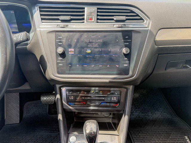 Used 2022 Volkswagen Tiguan SE FWD image 10