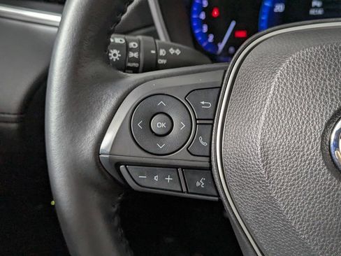 Certified 2022 Toyota Corolla Cross XLE image 36