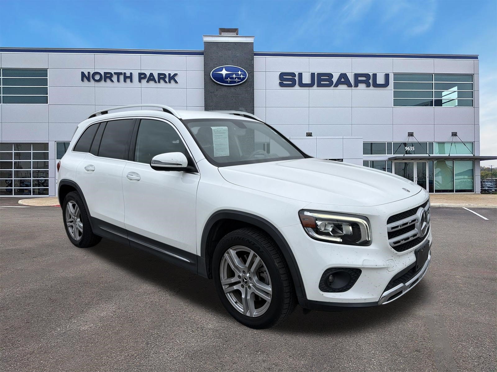 Used 2020 Mercedes-Benz GLB 250 4MATIC w/ Premium Package image 1