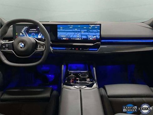 Used 2025 BMW 530i xDrive image 10