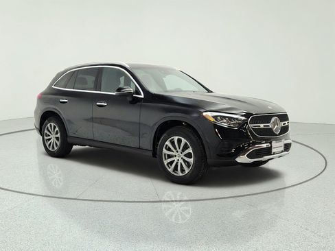 Certified 2026 Mercedes-Benz GLC 300 image 3