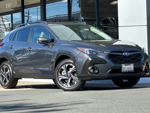Used 2024 Subaru Crosstrek 2.0i Premium AWD/4WD image 2
