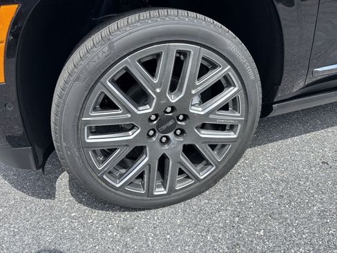 New 2026 GMC Yukon XL Denali Ultimate AWD/4WD image 8