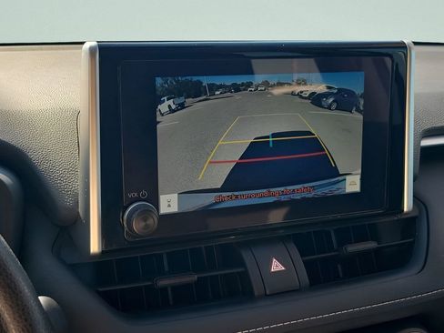 Used 2024 Toyota RAV4 LE image 31