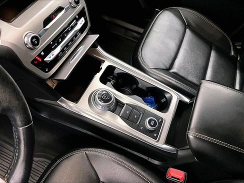 Used 2021 Ford Explorer XLT w/ Equipment Group 202A image 21