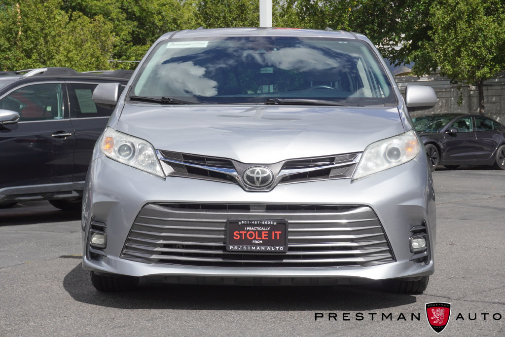 Used 2018 Toyota Sienna XLE w/ XLE Navigation Package FWD image 15
