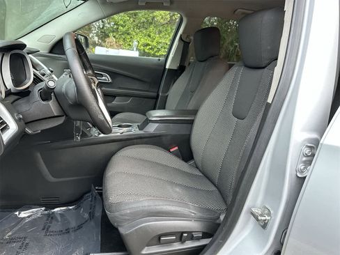 Used 2017 Chevrolet Equinox LT w/ Convenience Package image 11