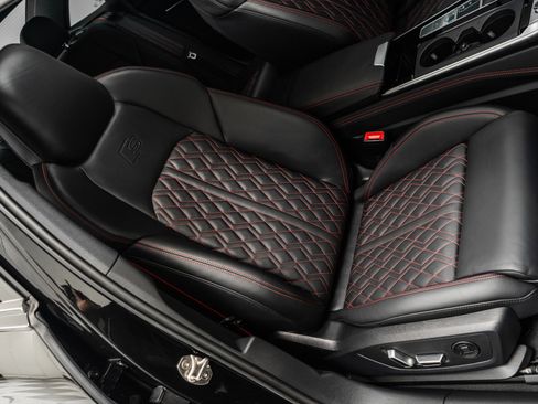 Used 2025 Audi S6 Premium Plus w/ Premium Plus Package image 27