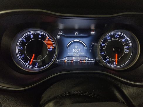 Used 2019 Jeep Cherokee Limited w/ Technology Group FWD image 23