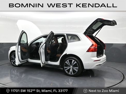 Used 2023 Volvo XC60 T8 Plus image 31