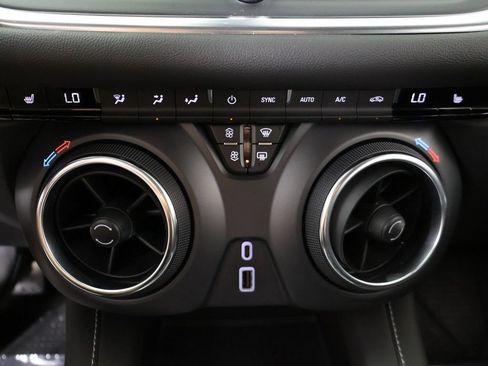 Used 2024 Chevrolet Blazer LT FWD image 51