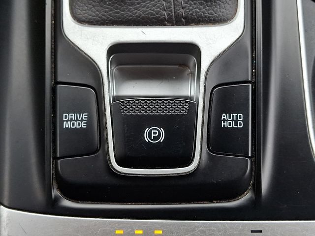 Certified 2023 Kia Carnival LX FWD image 23