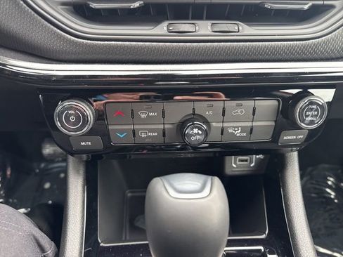 New 2026 Jeep Compass Latitude image 21