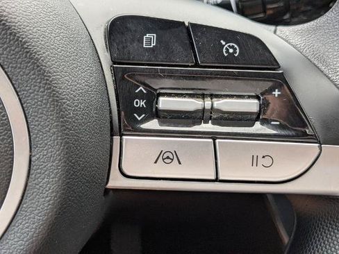 Used 2022 Hyundai Elantra Blue FWD image 24