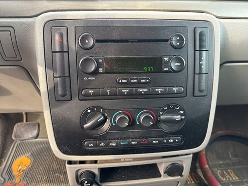 Used 2004 Ford Freestar SE image 10