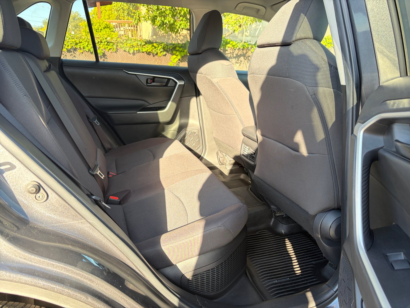 Used 2022 Toyota RAV4 LE AWD/4WD image 26