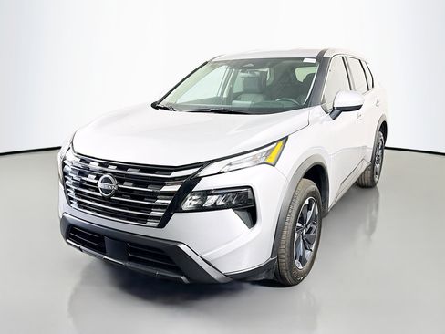 Used 2025 Nissan Rogue SV AWD/4WD image 4