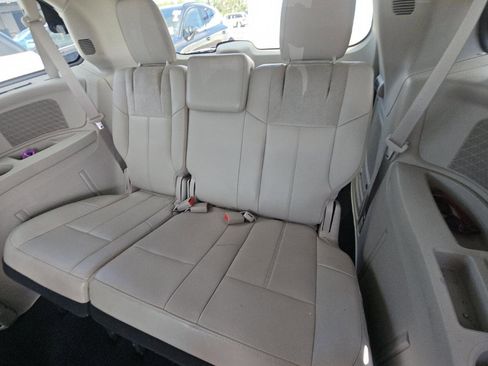 Used 2014 Chrysler Town & Country Limited w/ Luxury Group FWD image 16