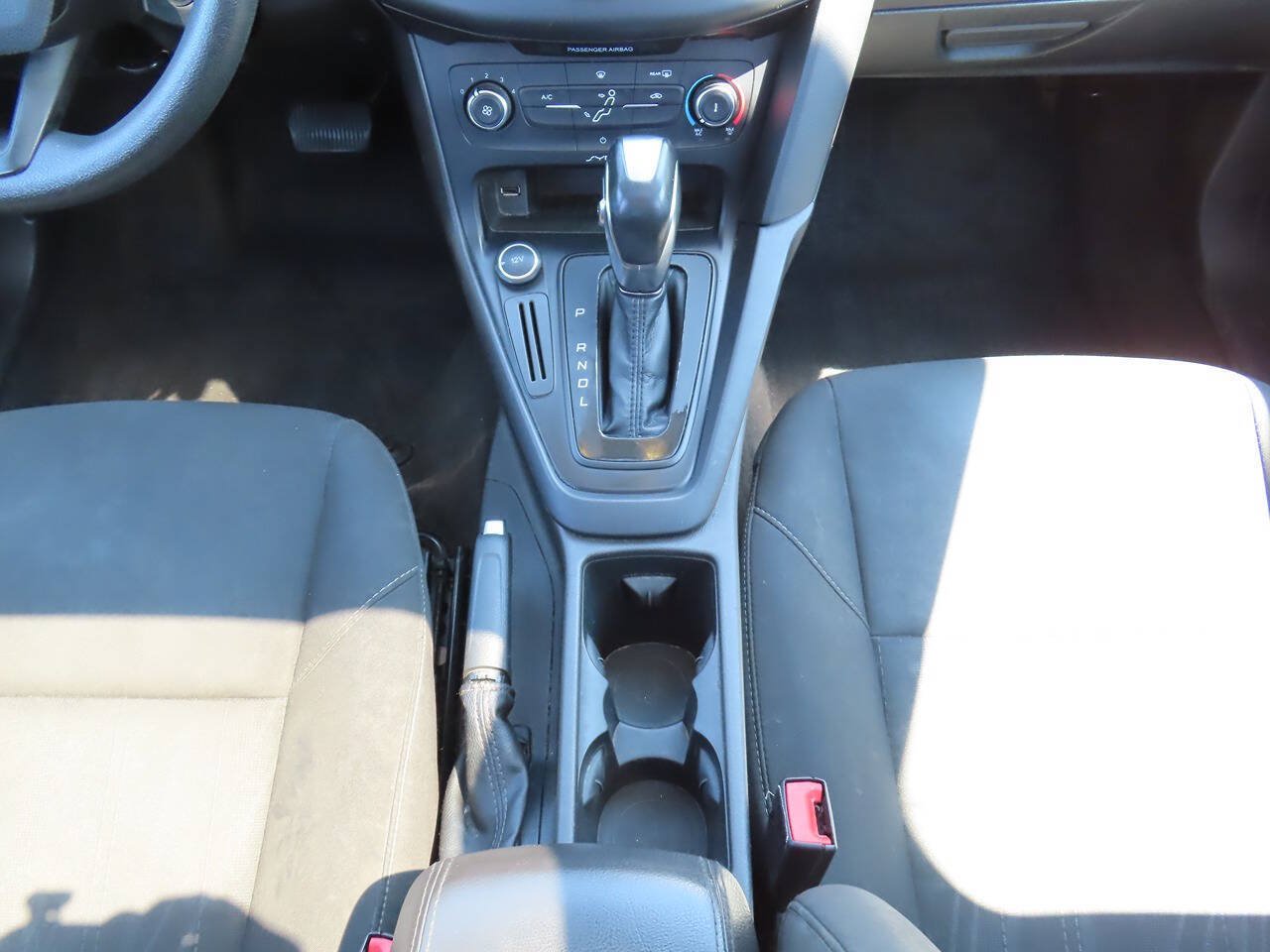 Used 2016 Ford Focus SE w/ SE Power Seat Package FWD image 13
